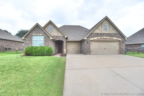 17519 E 45th Place