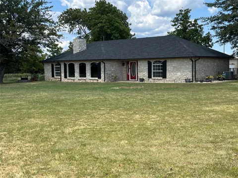 18082 County Road 1505