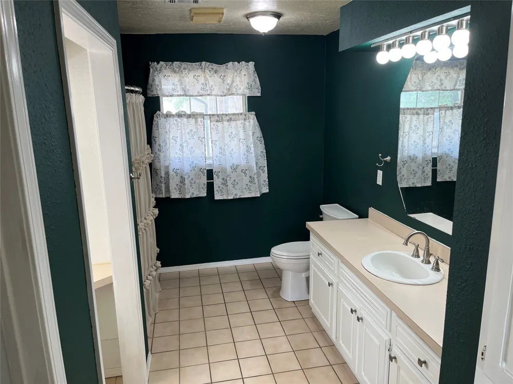 18082 County Road 1505 Ada, OK 74820