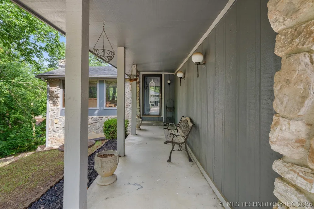 1329 Oakdale Drive Bartlesville, OK 74006