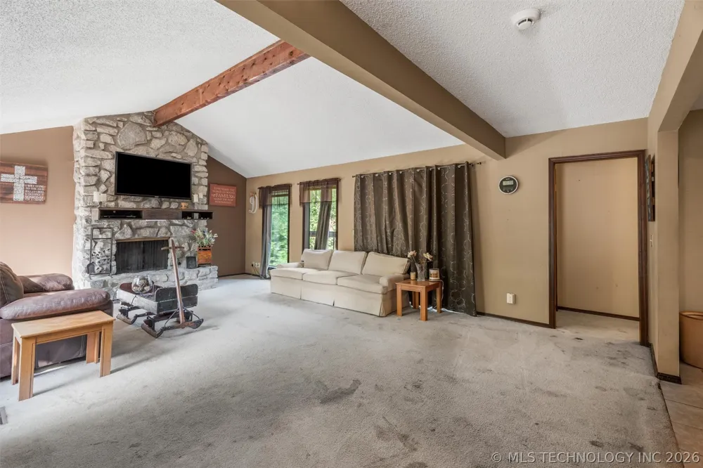 1329 Oakdale Drive Bartlesville, OK 74006