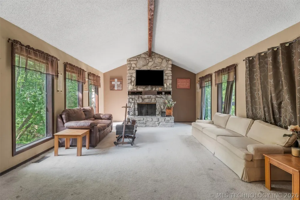 1329 Oakdale Drive Bartlesville, OK 74006