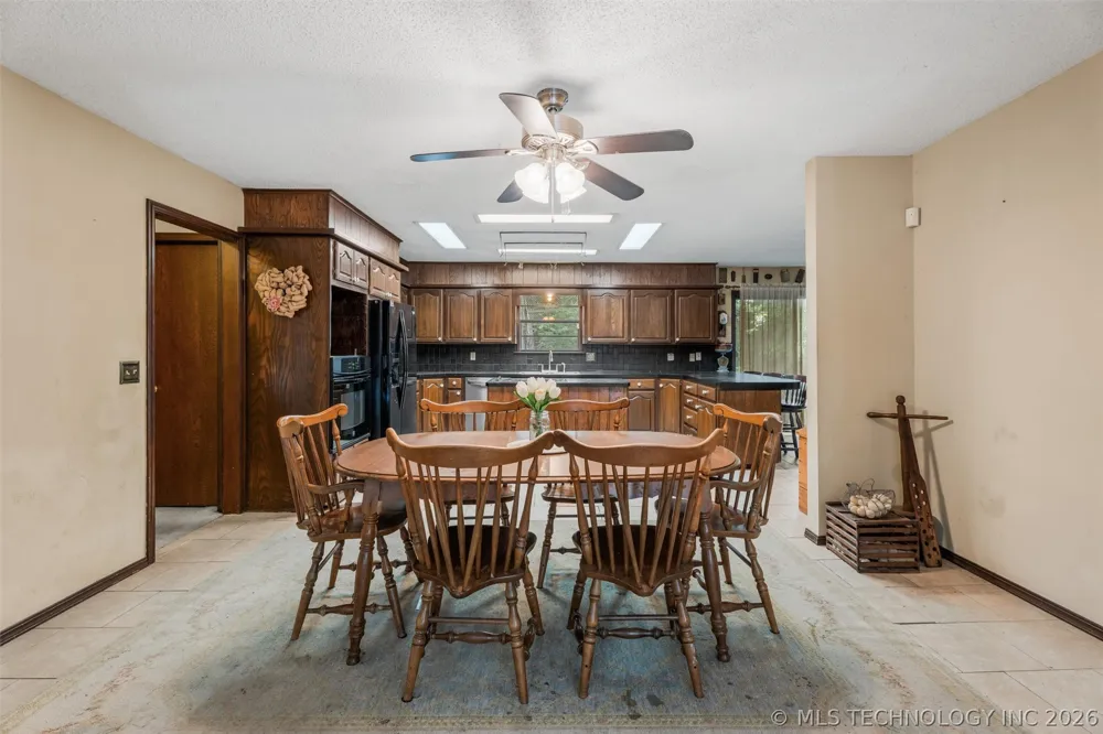 1329 Oakdale Drive Bartlesville, OK 74006