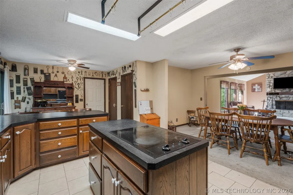 1329 Oakdale Drive Bartlesville, OK 74006