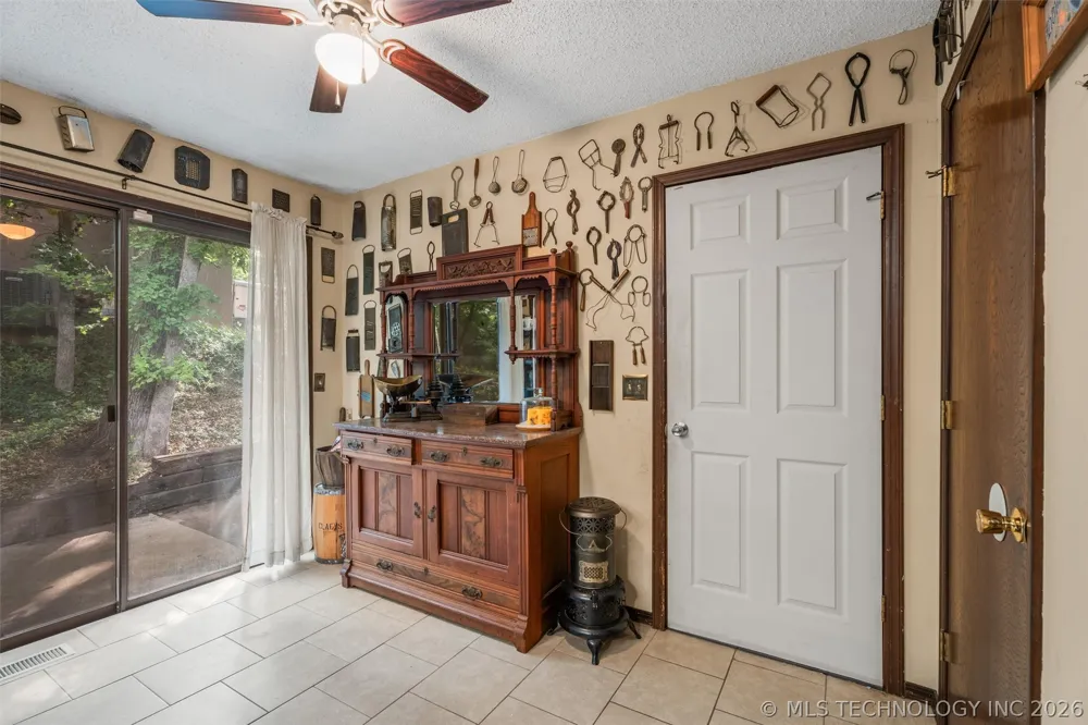 1329 Oakdale Drive Bartlesville, OK 74006