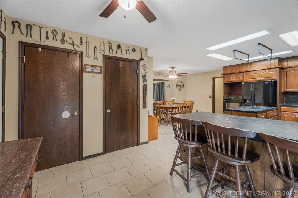 1329 Oakdale Drive Bartlesville, OK 74006