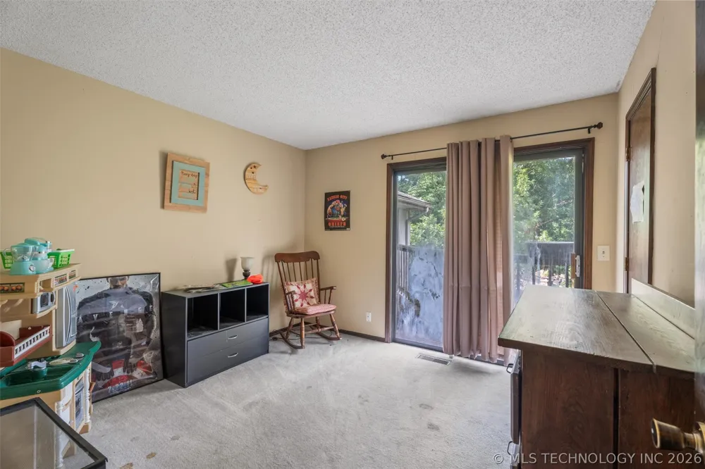 1329 Oakdale Drive Bartlesville, OK 74006