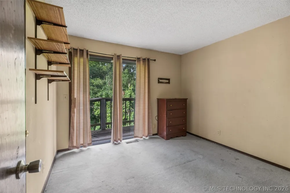 1329 Oakdale Drive Bartlesville, OK 74006