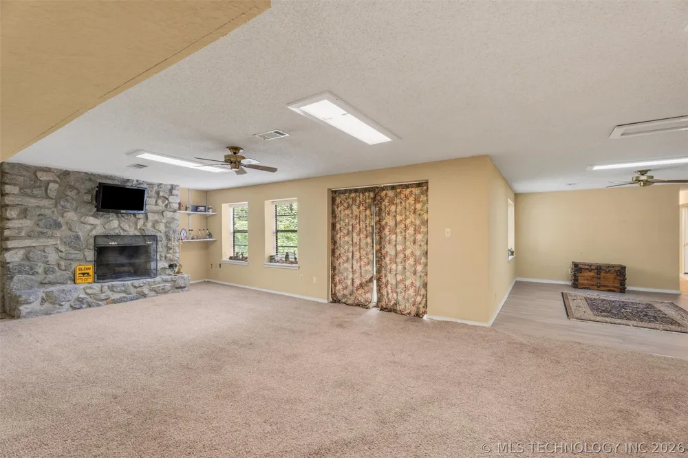 1329 Oakdale Drive Bartlesville, OK 74006