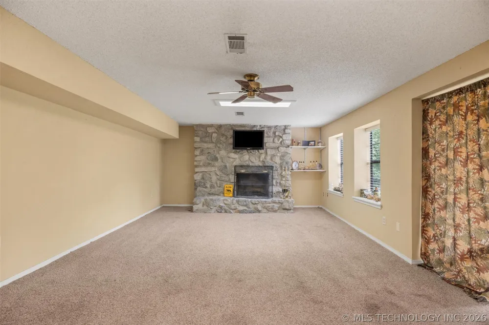 1329 Oakdale Drive Bartlesville, OK 74006