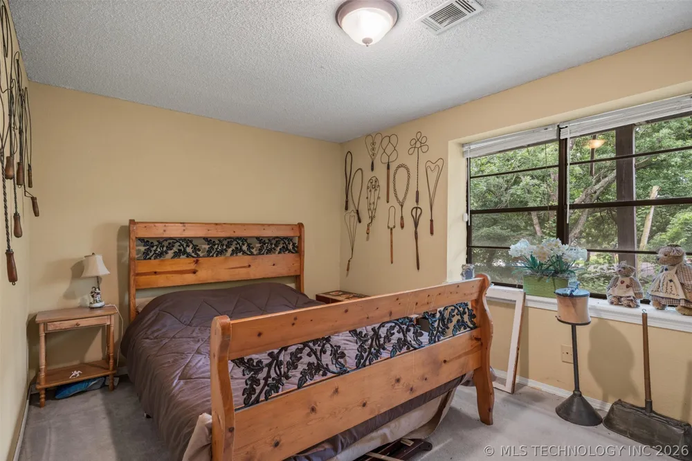 1329 Oakdale Drive Bartlesville, OK 74006