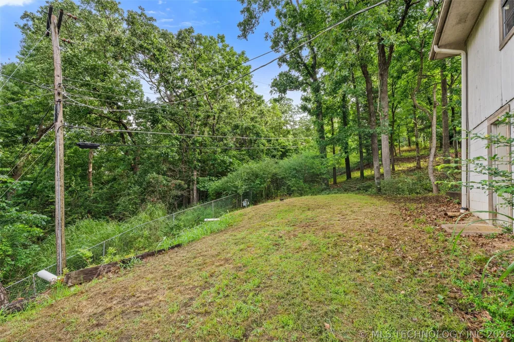 1329 Oakdale Drive Bartlesville, OK 74006