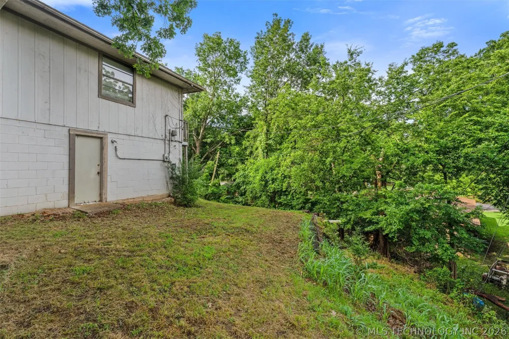 1329 Oakdale Drive Bartlesville, OK 74006