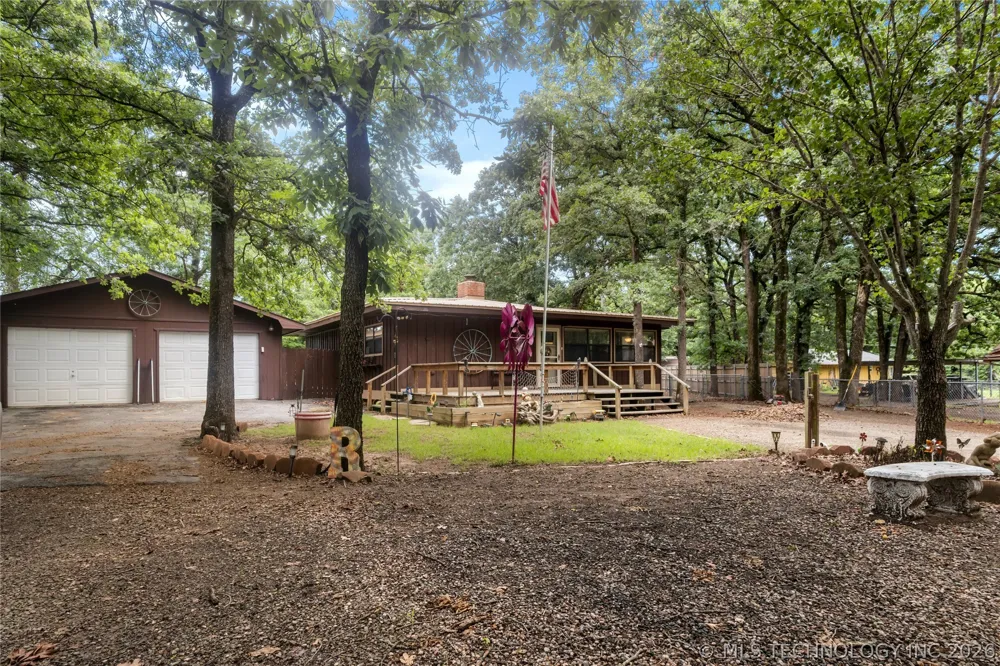 114581 Castaway Court Eufaula, OK 74432