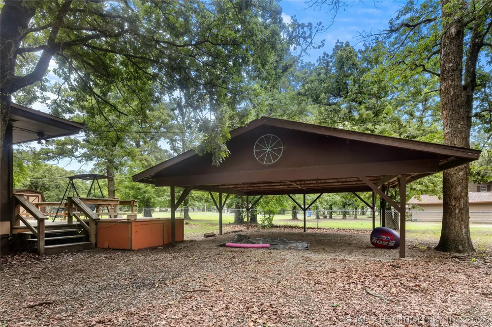 114581 Castaway Court Eufaula, OK 74432