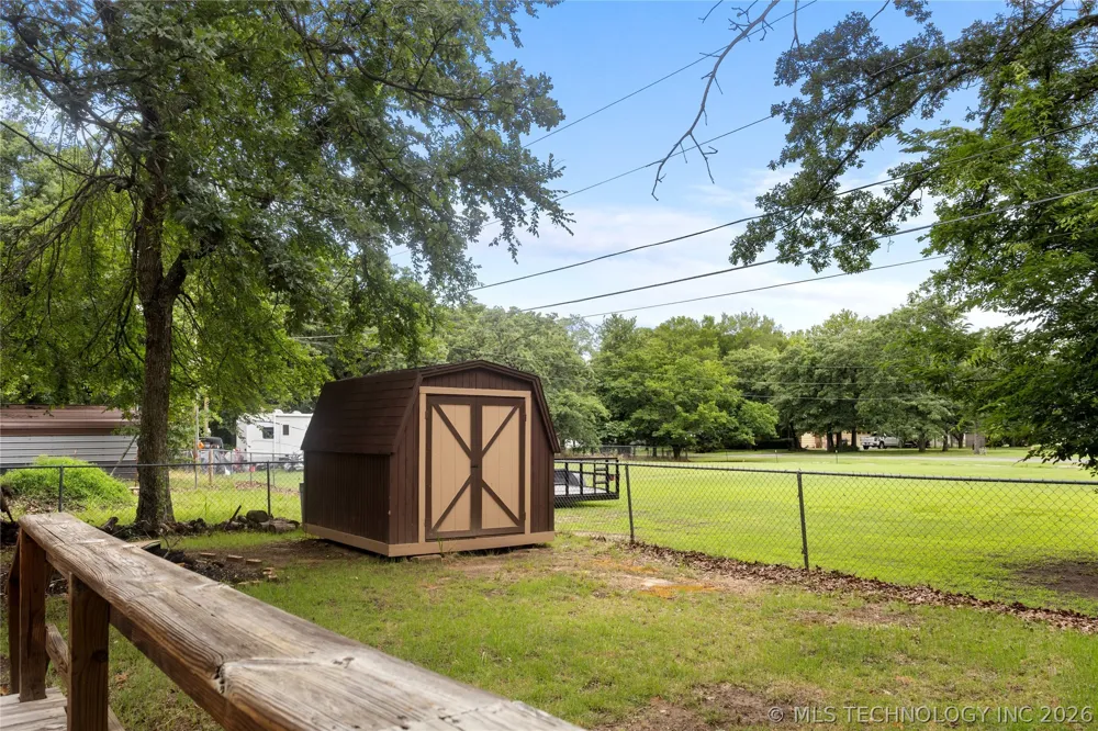 114581 Castaway Court Eufaula, OK 74432