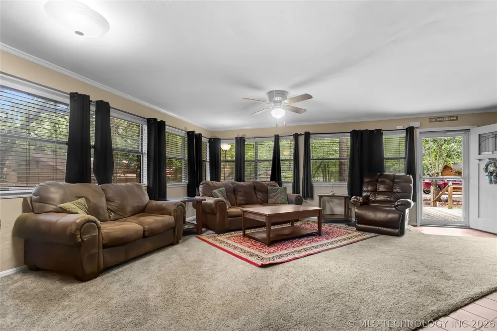 114581 Castaway Court Eufaula, OK 74432