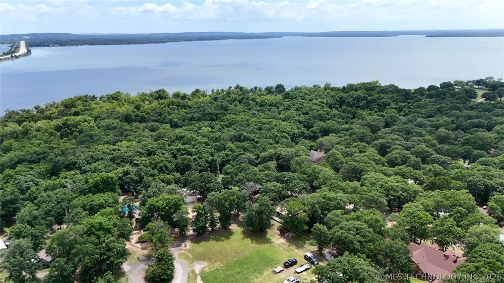 114581 Castaway Court Eufaula, OK 74432