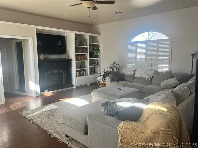 1901 Mockingbird McAlester, OK 74501