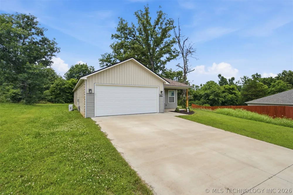 896 S Snyder Springs Loop Watts, OK 74338