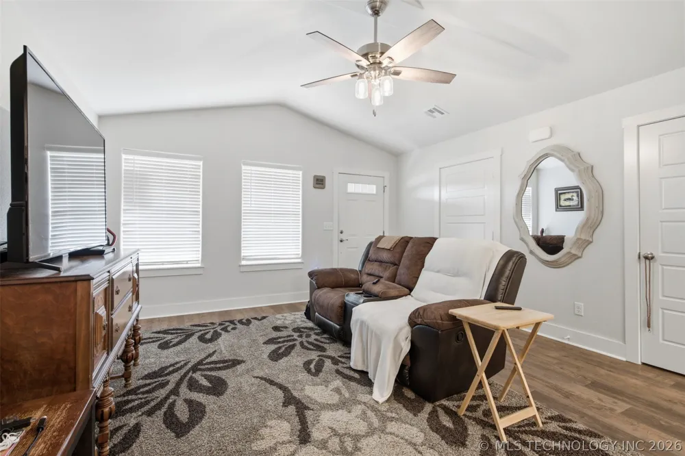 896 S Snyder Springs Loop Watts, OK 74338