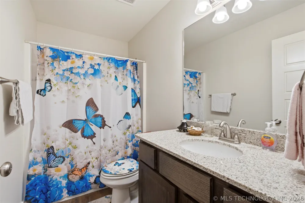 896 S Snyder Springs Loop Watts, OK 74338