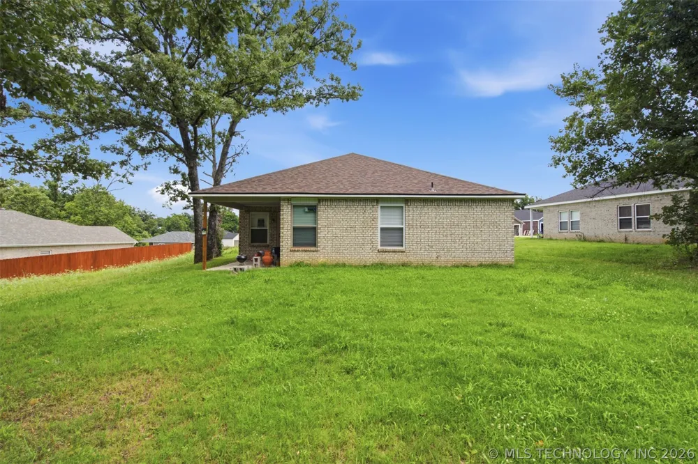 896 S Snyder Springs Loop Watts, OK 74338