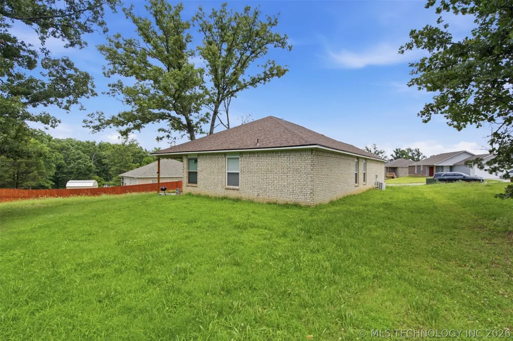 896 S Snyder Springs Loop Watts, OK 74338