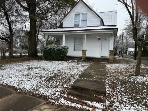 723 Fredonia Street