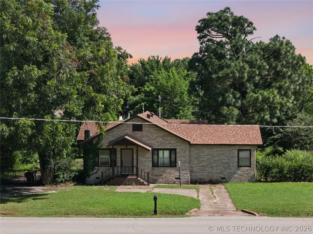 1613 E 9th Street Okmulgee, OK 74447