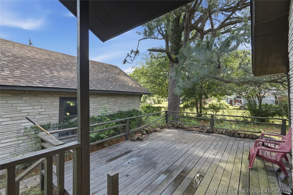 1613 E 9th Street Okmulgee, OK 74447