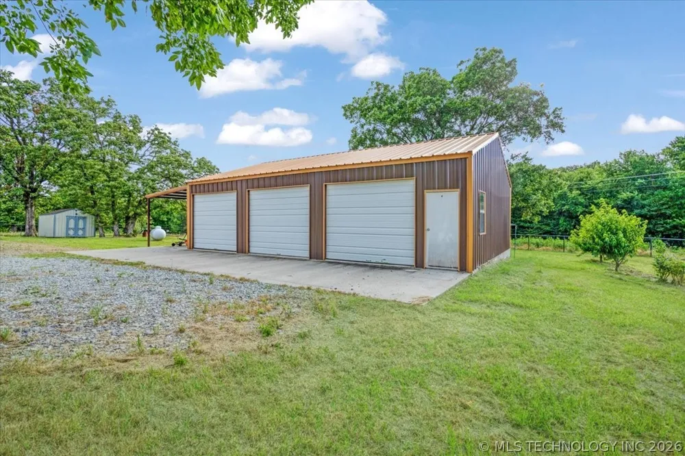 7939 W G Bar Road Atoka, OK 74525