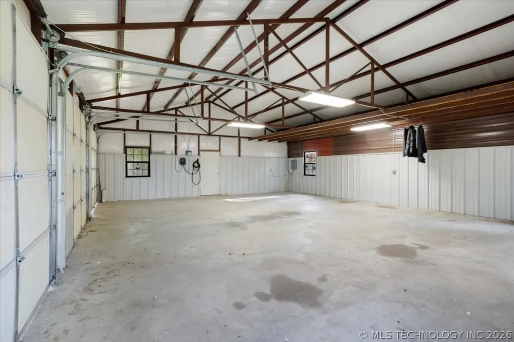 7939 W G Bar Road Atoka, OK 74525