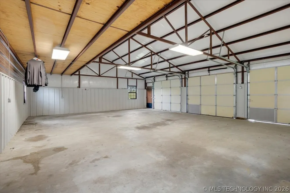 7939 W G Bar Road Atoka, OK 74525