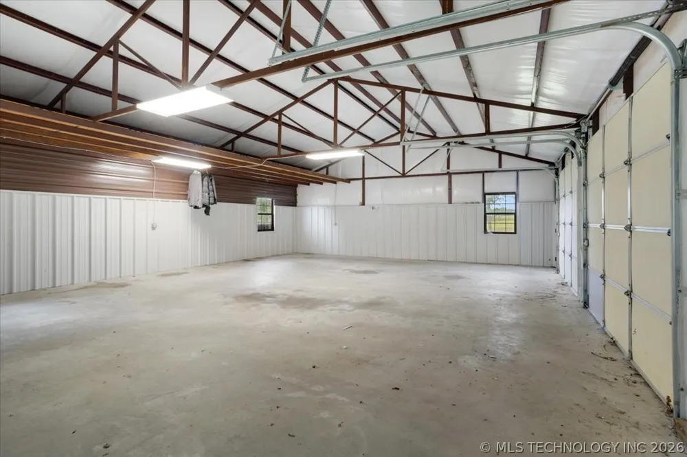 7939 W G Bar Road Atoka, OK 74525