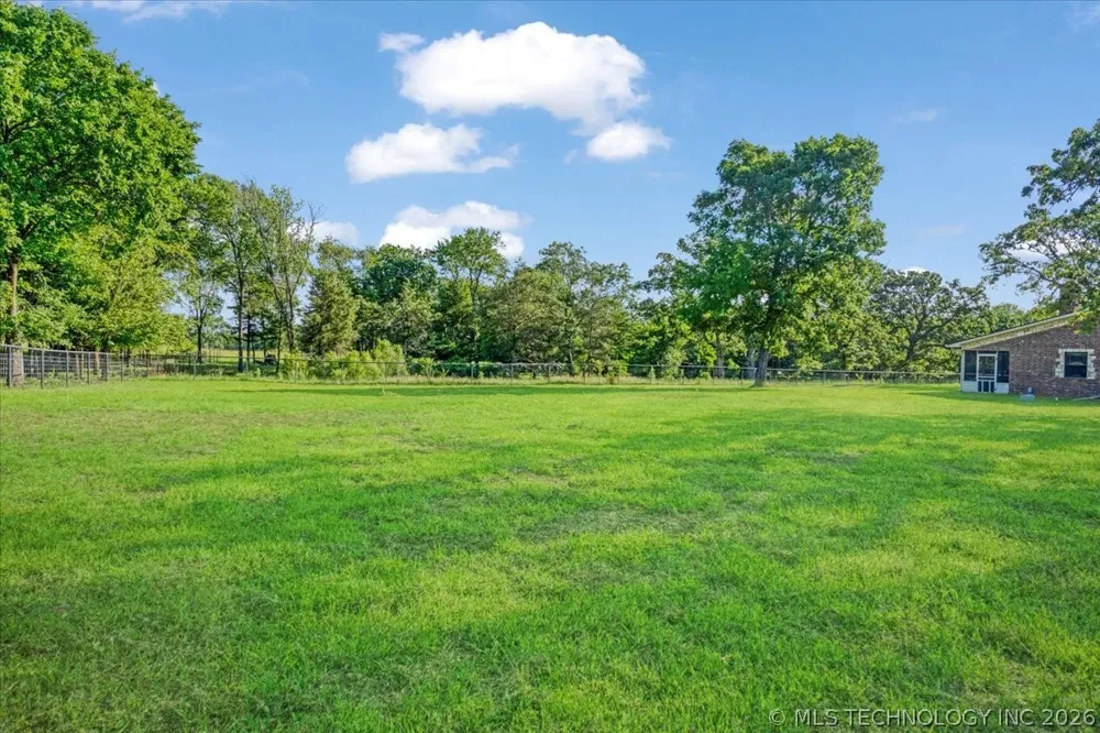 7939 W G Bar Road Atoka, OK 74525