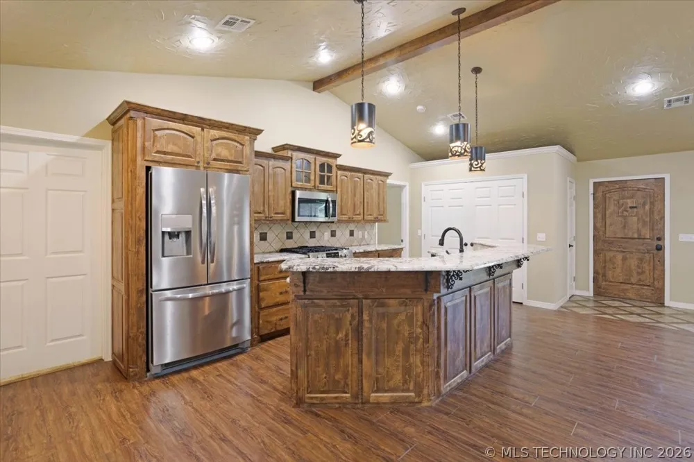 7939 W G Bar Road Atoka, OK 74525