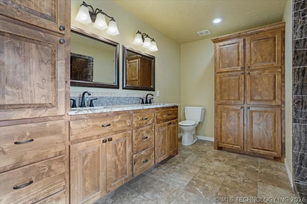 7939 W G Bar Road Atoka, OK 74525