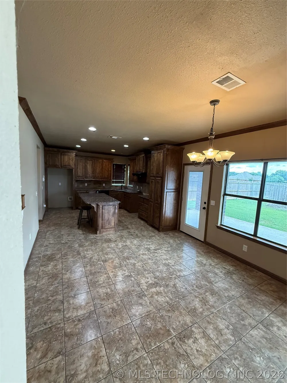 22 Covington Lone Grove, OK 73401