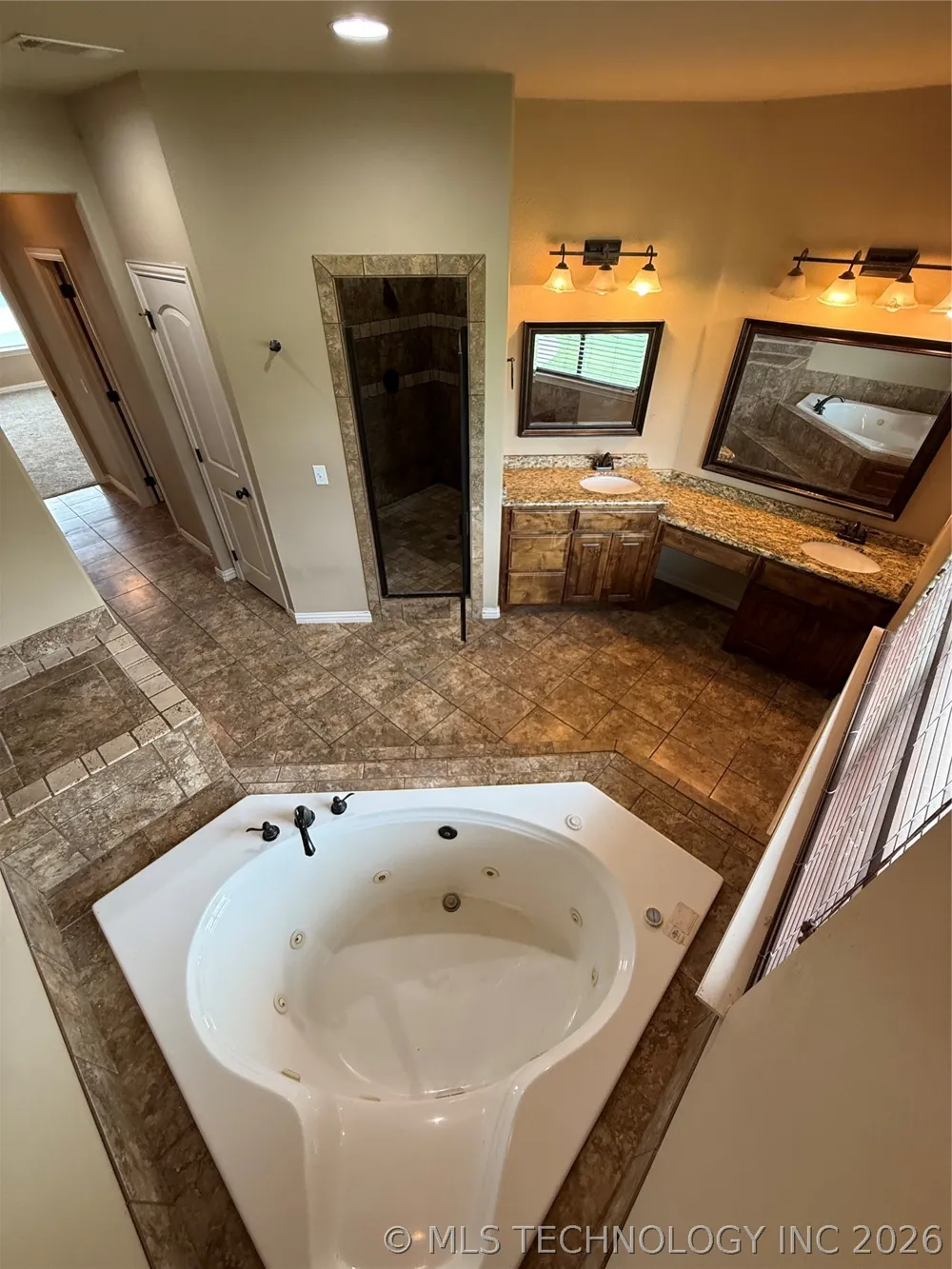 22 Covington Lone Grove, OK 73401