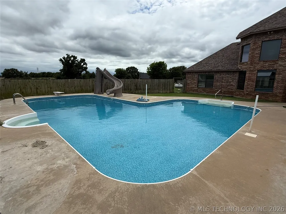 22 Covington Lone Grove, OK 73401