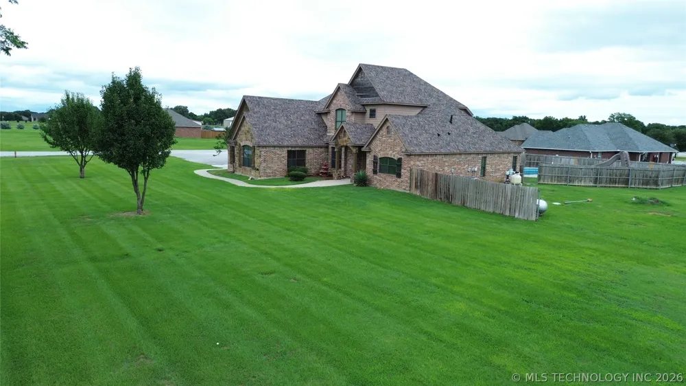 22 Covington Lone Grove, OK 73401
