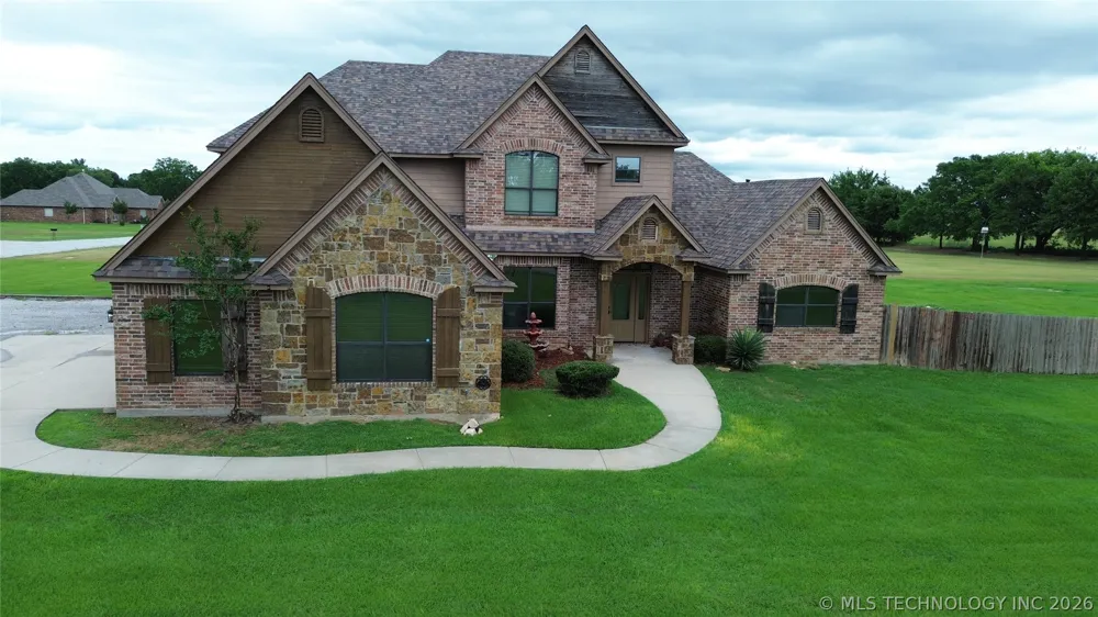 22 Covington Lone Grove, OK 73401