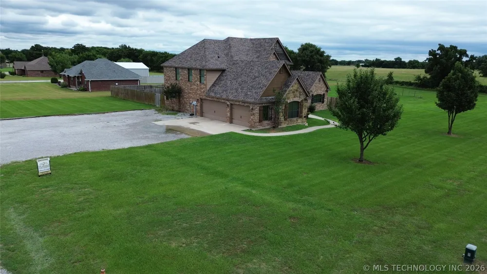 22 Covington Lone Grove, OK 73401