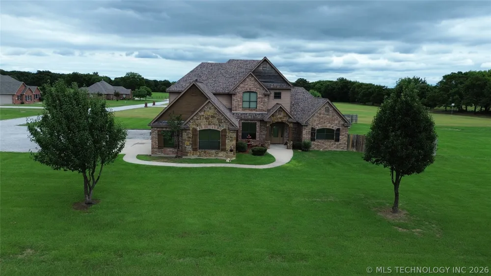 22 Covington Lone Grove, OK 73401
