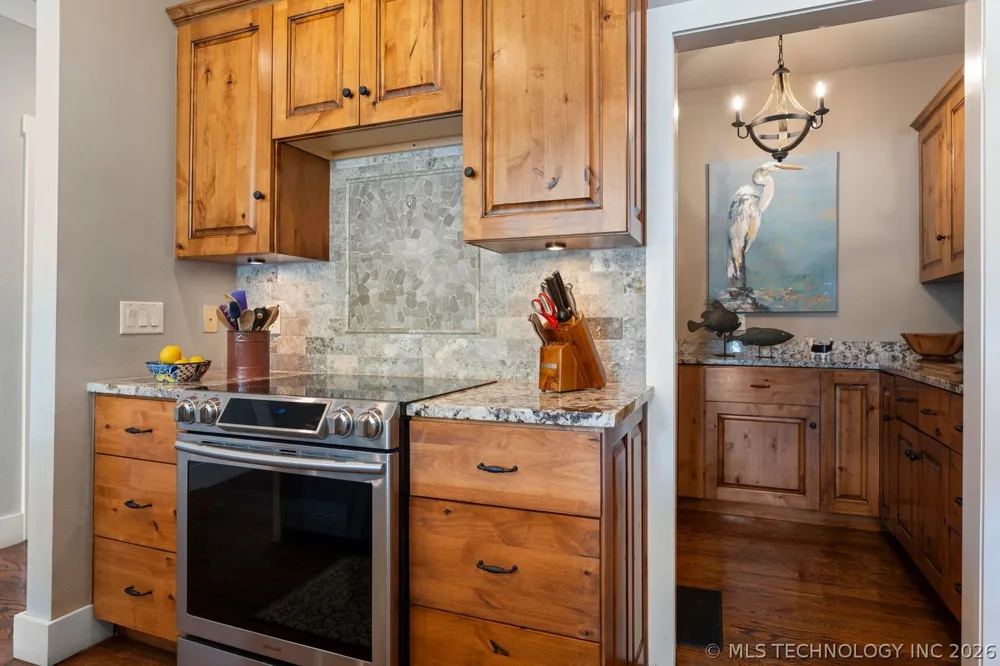 2371 Melody Point Circle Grove, OK 74344
