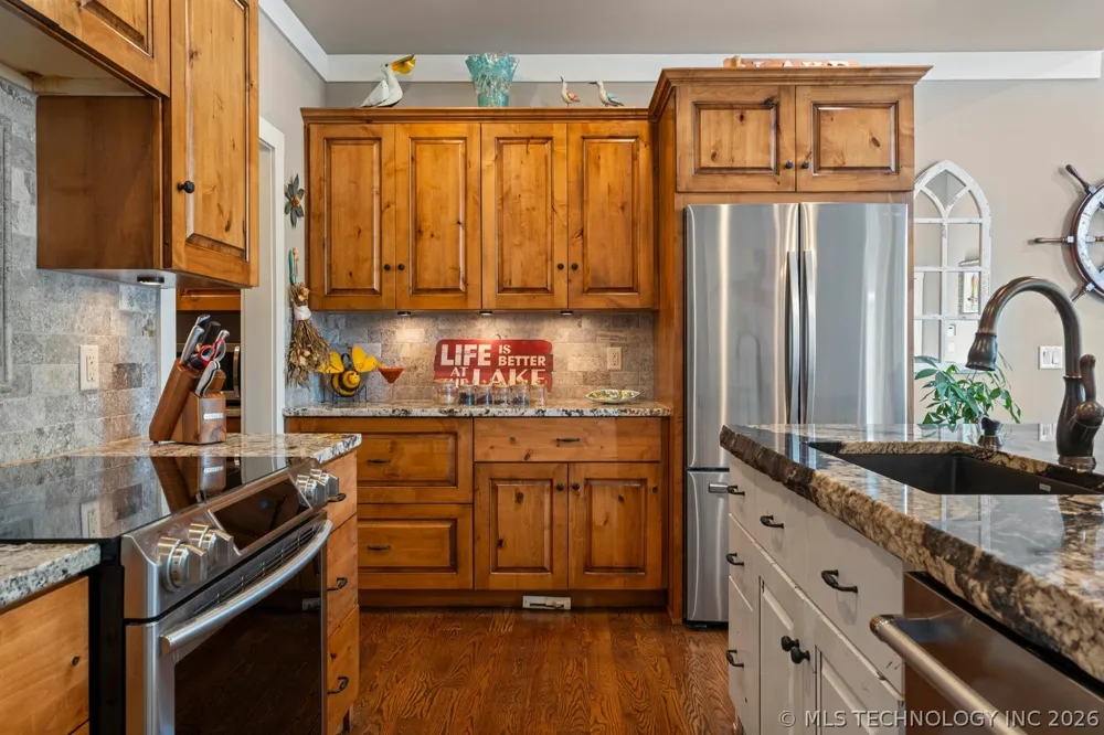 2371 Melody Point Circle Grove, OK 74344