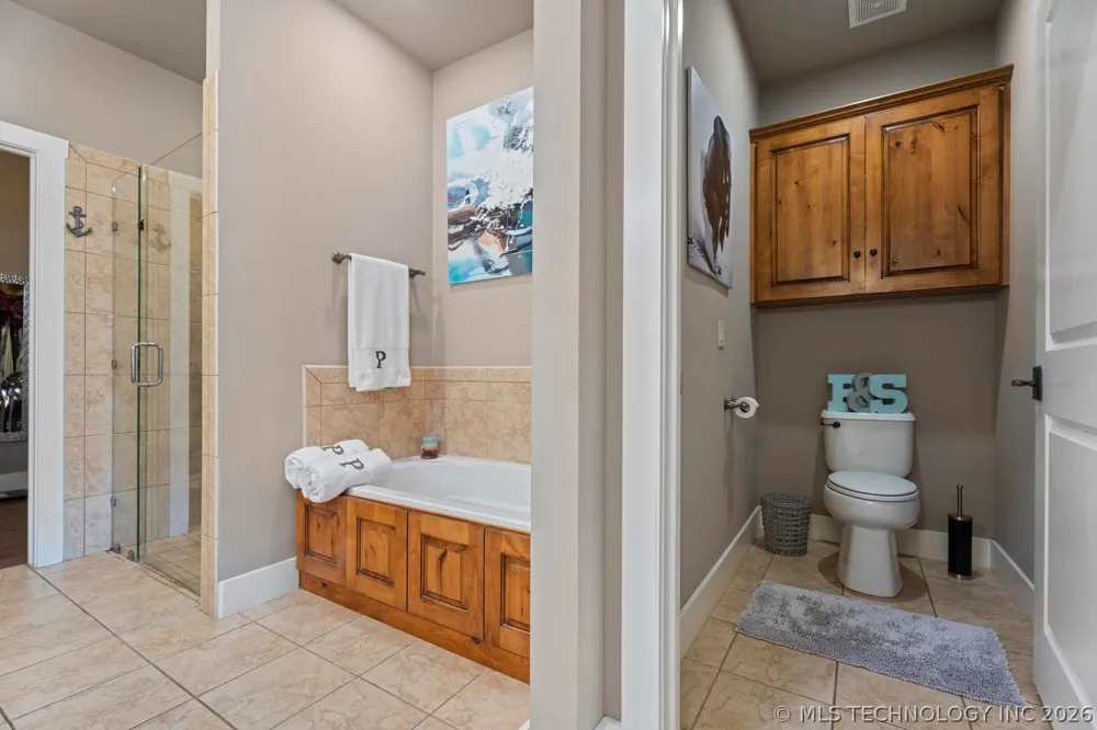 2371 Melody Point Circle Grove, OK 74344