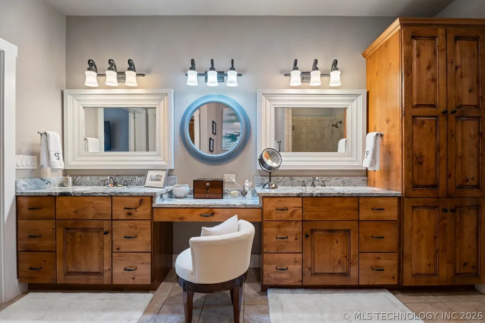 2371 Melody Point Circle Grove, OK 74344