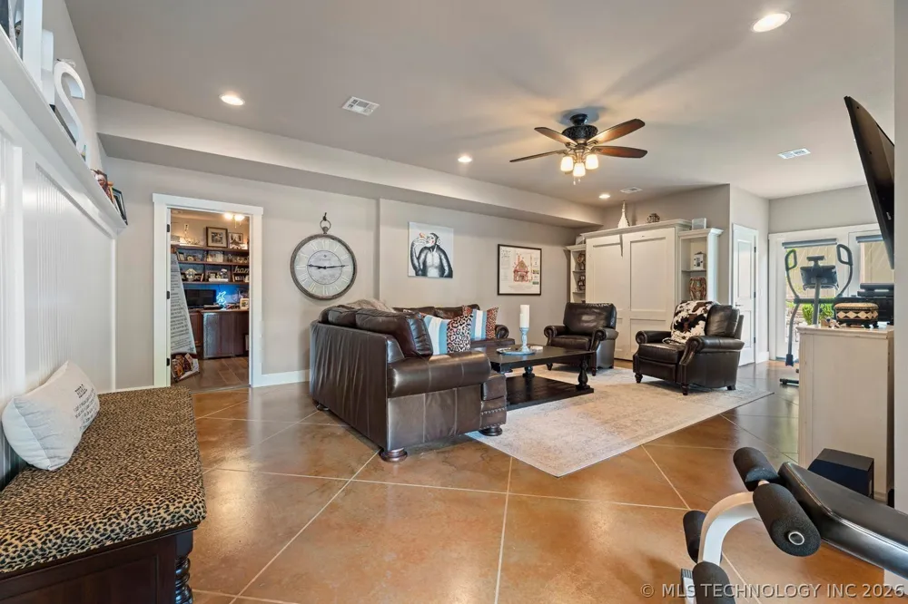 2371 Melody Point Circle Grove, OK 74344